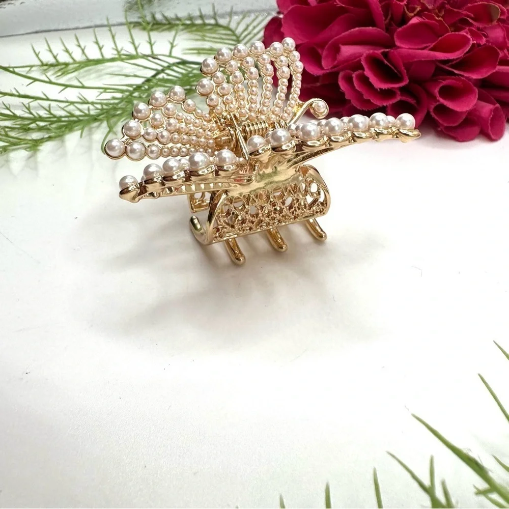 NEW⚜️Hair Clip Butterfly Pearl Embellished